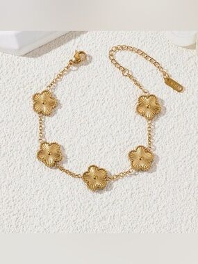 Gold Clover Link Bracelet - Women Jewelry